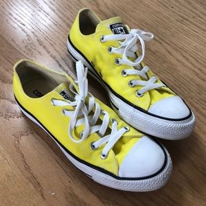 Yellow converse